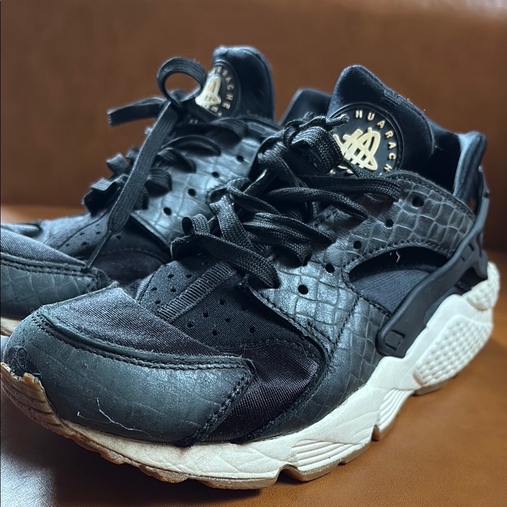 Nike Huarache Black Sneakers